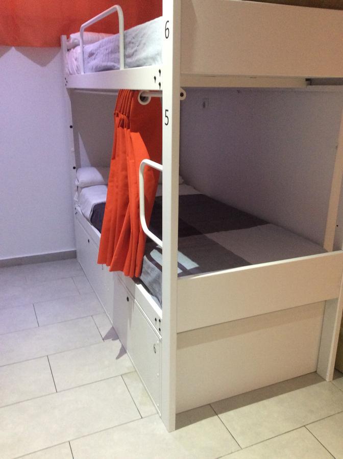 Hostelscat Барселона Екстериор снимка